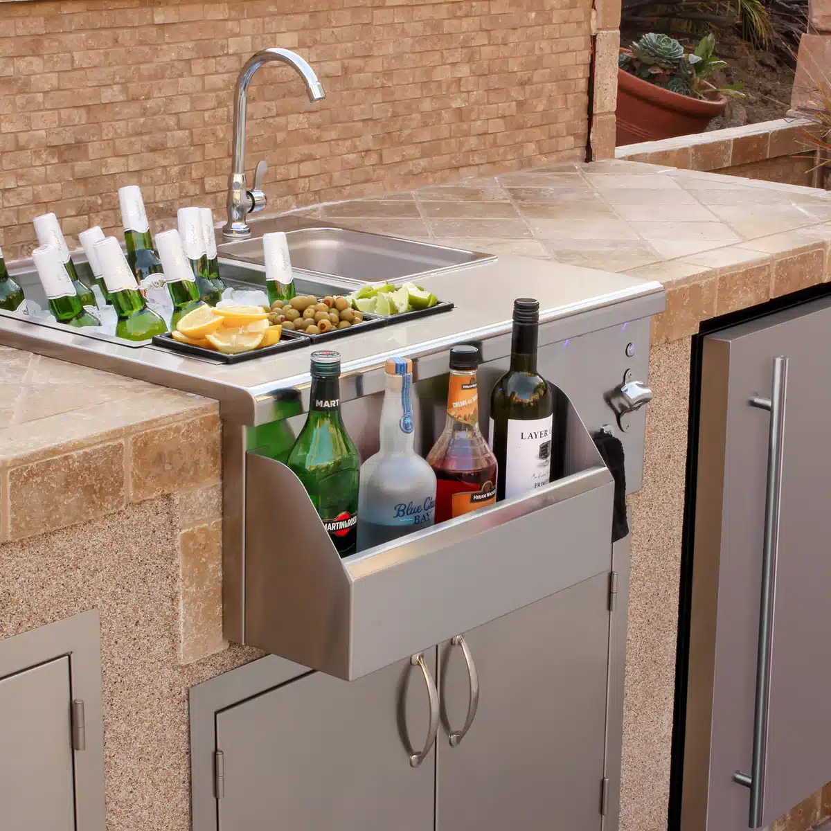Summerset 30" Lighted Beverage & Prep Station - Image 4