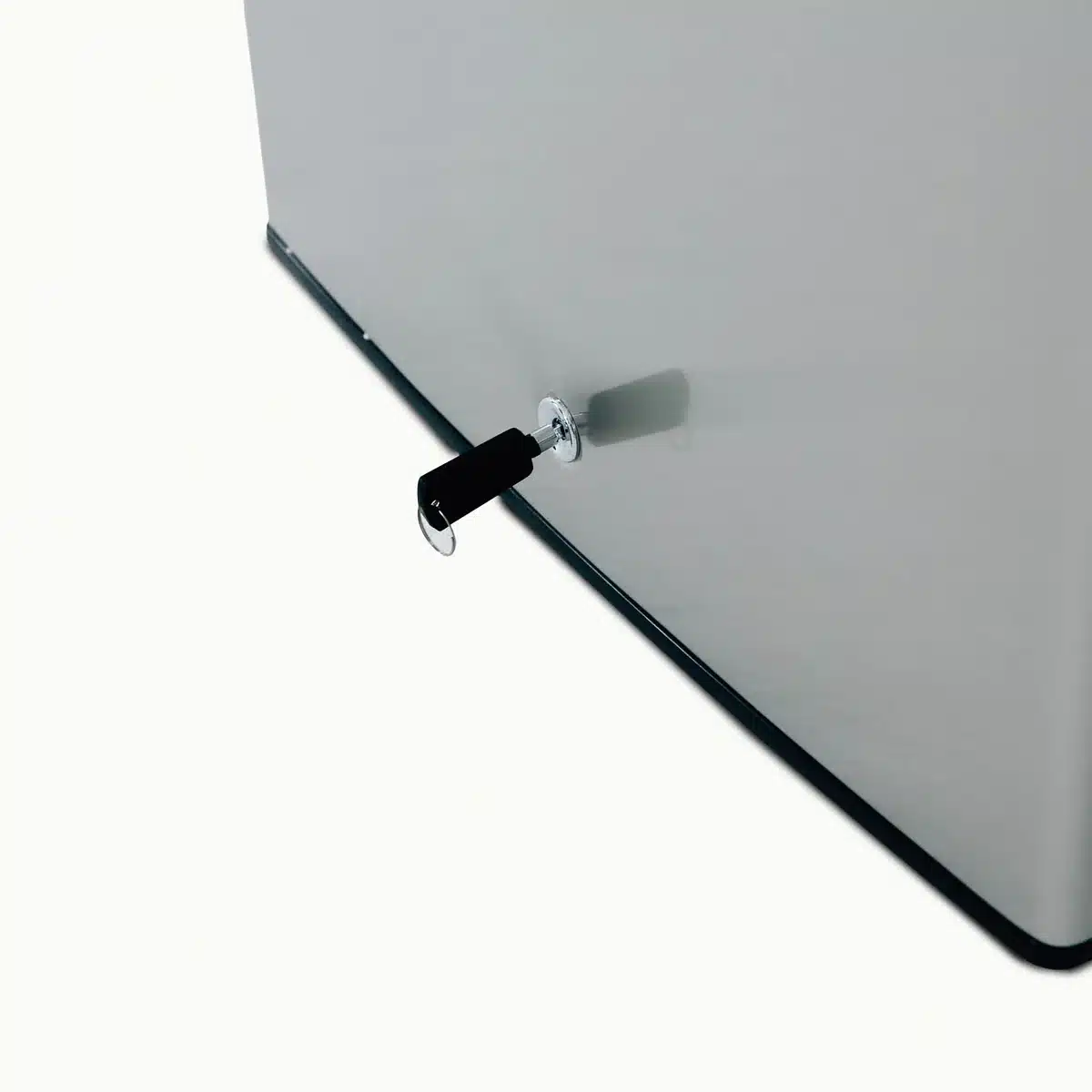 Summerset 21" 4.2C Compact Refrigerator - Image 2