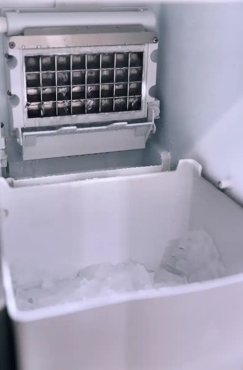 Summerset 15" Ice Maker - Image 3